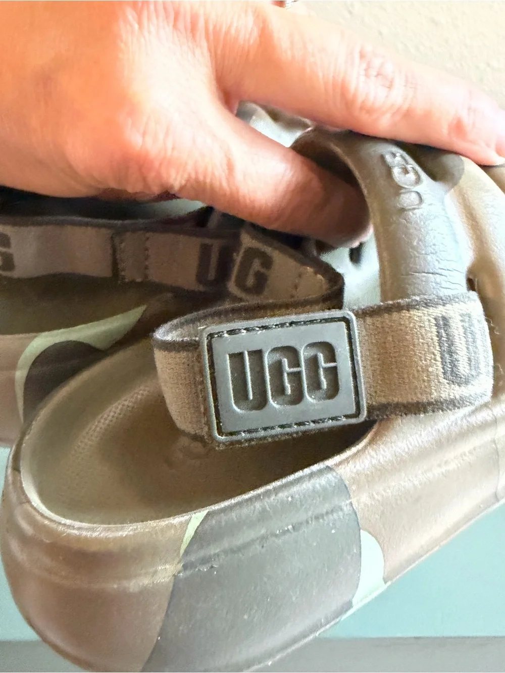 UGG Kids' sport yeah Camo Foam Sandals in Green and Brown Toddler 9